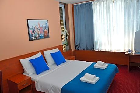 Inter-connecting Rooms with Sea View