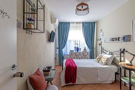 Standard Single Room with Shared Bathroom