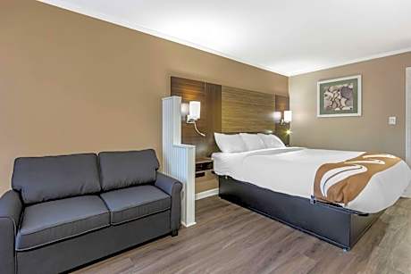 Superior King Suite - Non-Smoking