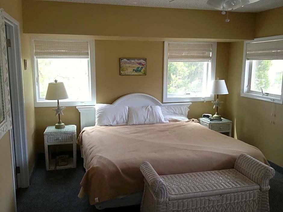 Biscayne Suites