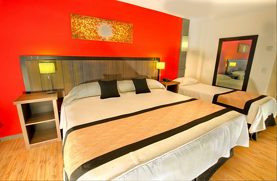 Huinid Pioneros Hotel