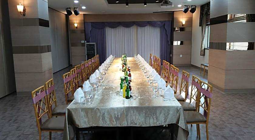 Hyunjin Tourist Hotel