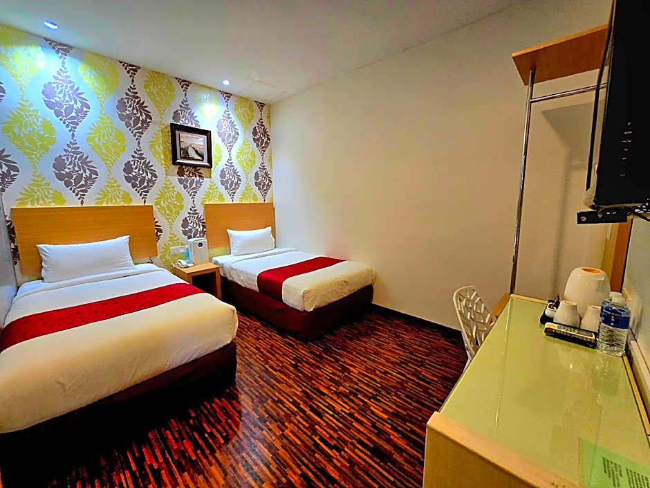 Eight Days Hotel Permas Jaya