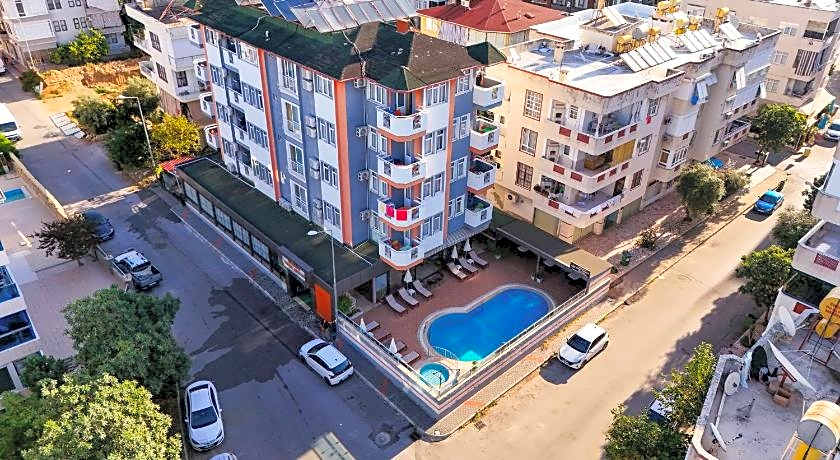 Cleopatra King Apart