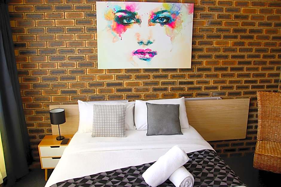 Squatters Homestead Motel