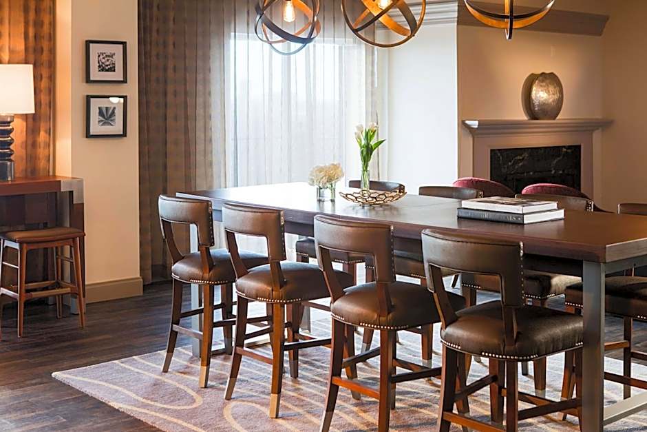 Renaissance by Marriott Waterford Oklahoma City Hotel