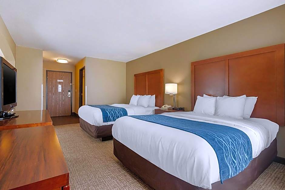 Comfort Inn & Suites Pittsburg KS