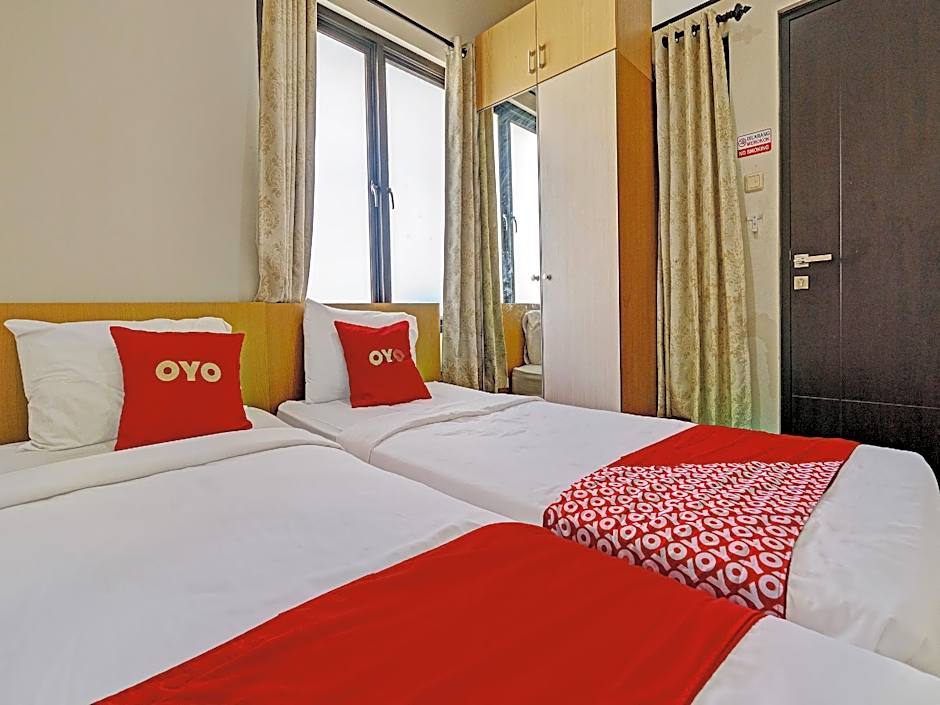 OYO 92768 Flagship Exclusive Colombus Near Stasiun Karawang