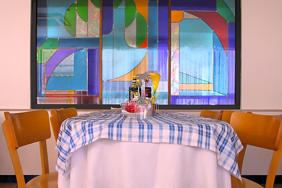 Hotel Bristol - a 30 mt dalla spiaggia