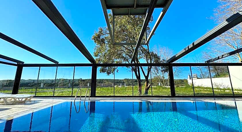 GREEN ROOF BOUTIQUE HOTEL