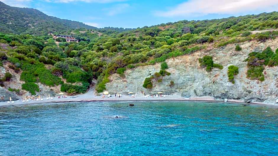 ISA-Ecovillage with swimming-pool in Teulada surrounded by greenery just 400 meters from the sea