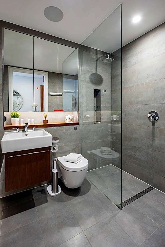 Veeve - Westbourne Curve