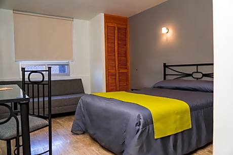 Deluxe Double Room (2 Adults + 1 Child)