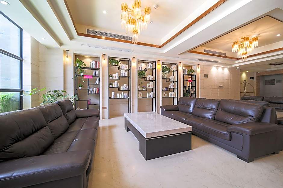Lavande Hotel Heyuan Zijin