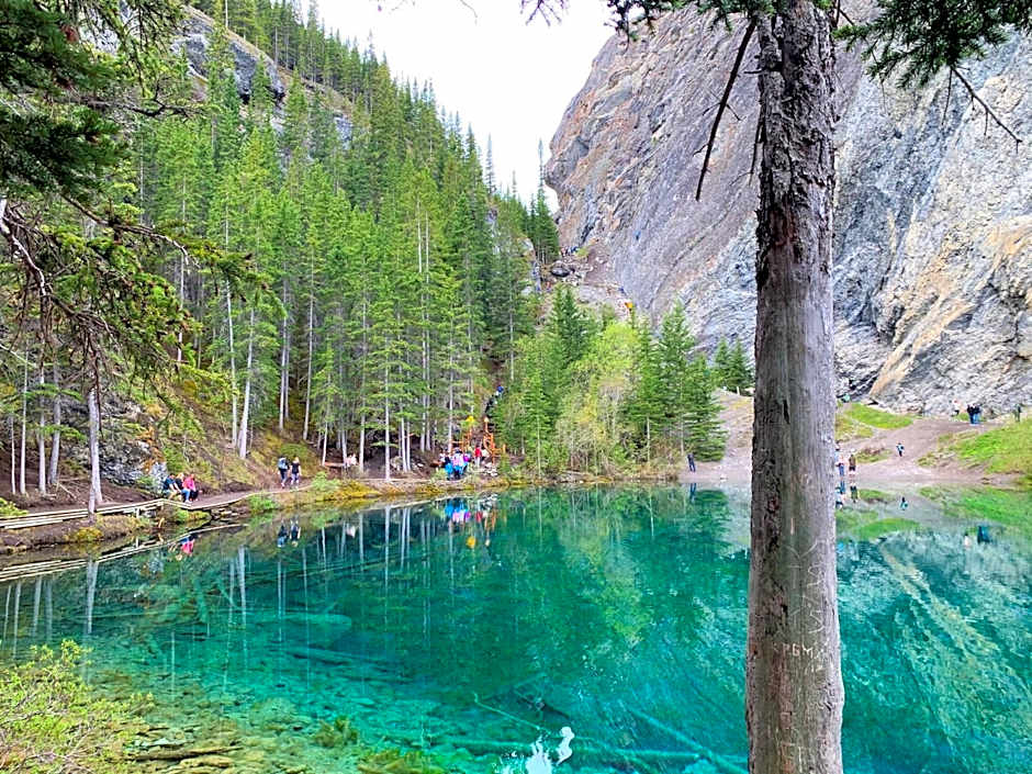 Suites with Pool & Hot tubs managed by Little Sister Getaways