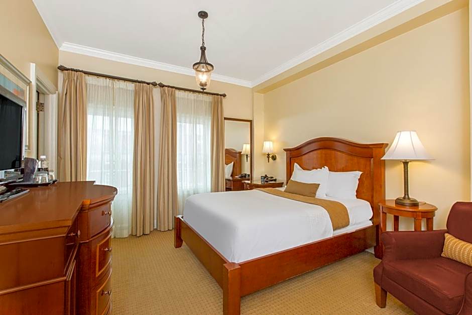 The George Washington A Wyndham Grand Hotel