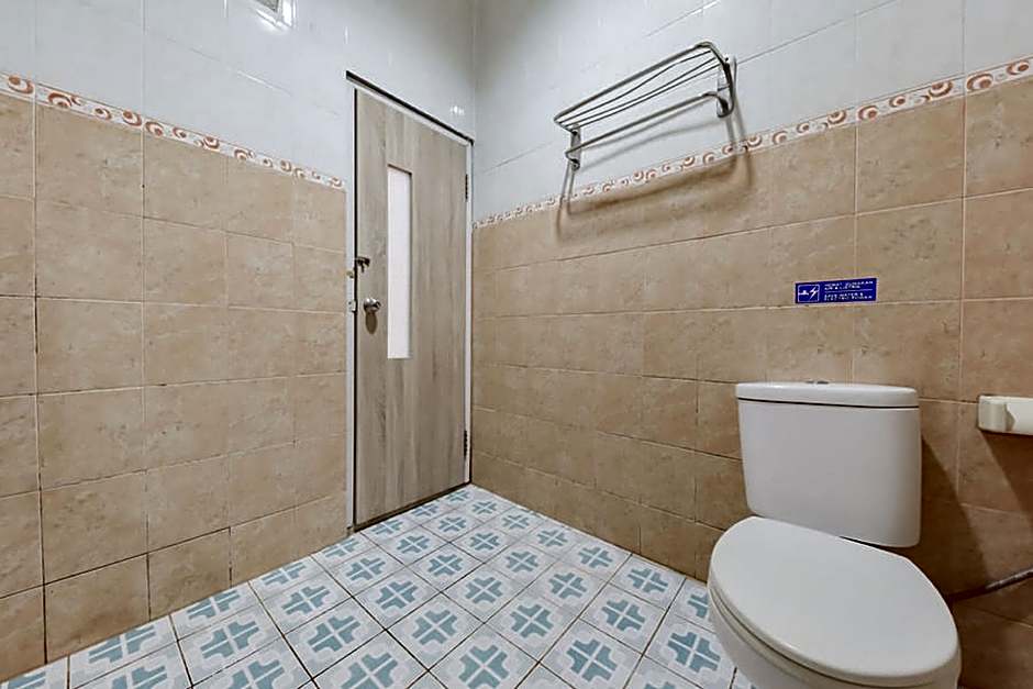 RedDoorz Syariah near Taman Bekapai 2
