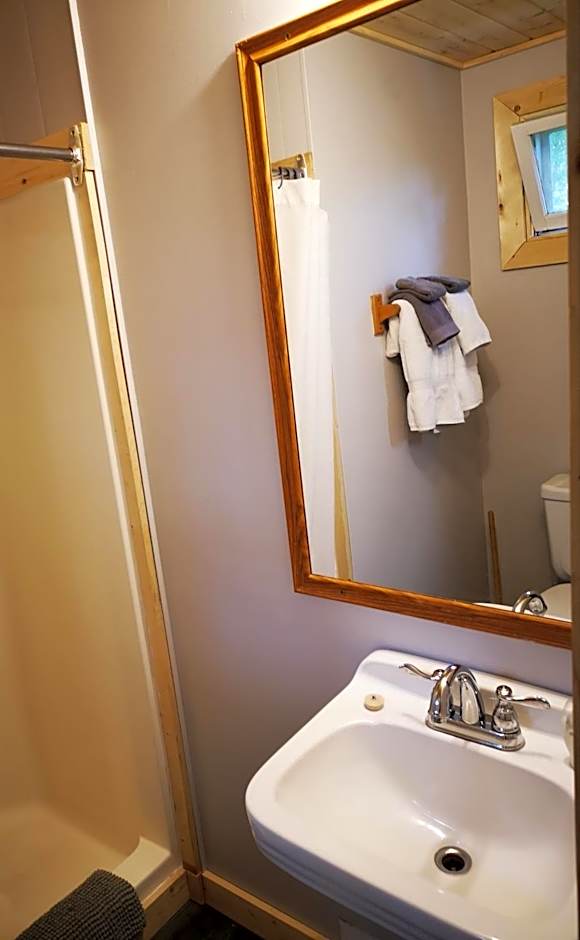 Overlook Inn & Cabins