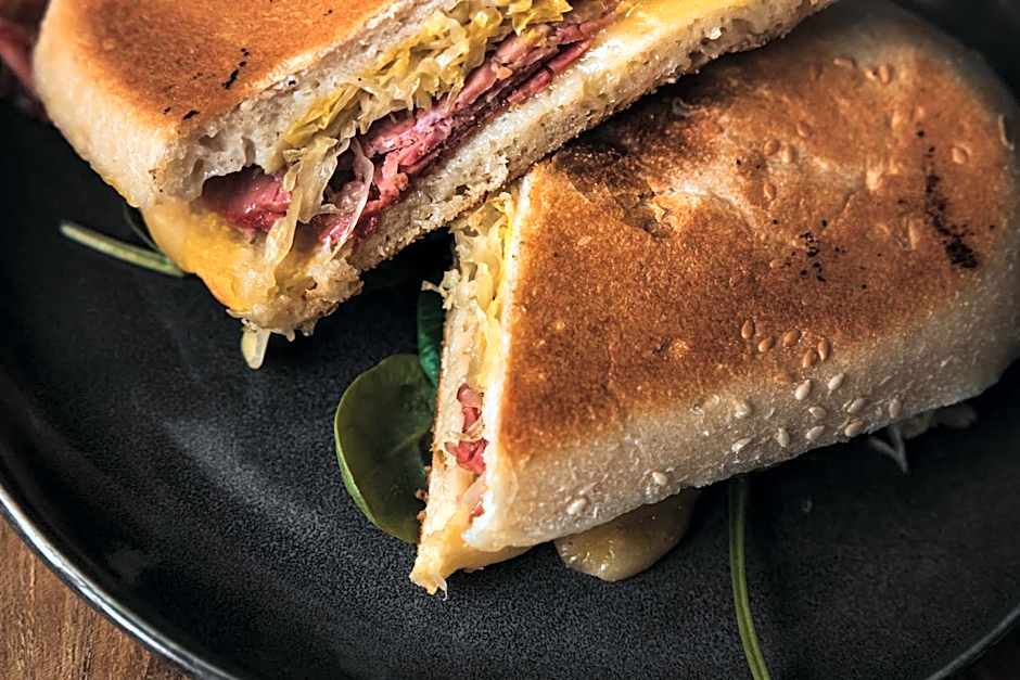 Tullah Lakeside Lodge