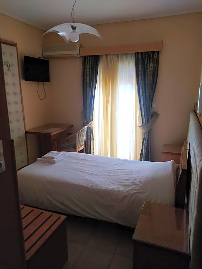 Photo 1 of 1 of Single Room