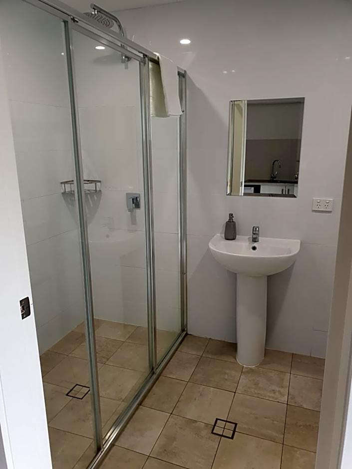 Carlton Suites