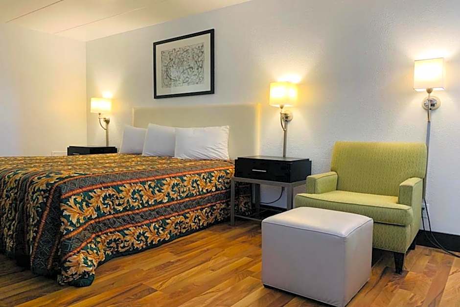 Economy Inn of Holland