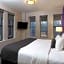 La Quinta Inn & Suites by Wyndham New York City Central Park