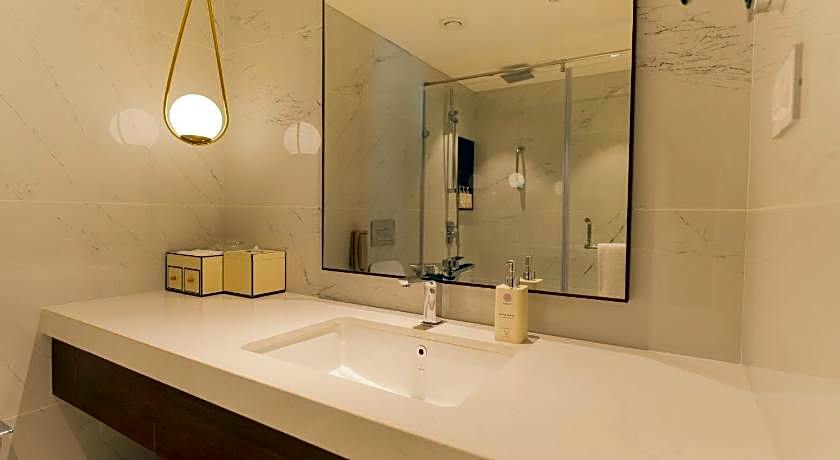 Vivanta Ernakulam, Marine Drive