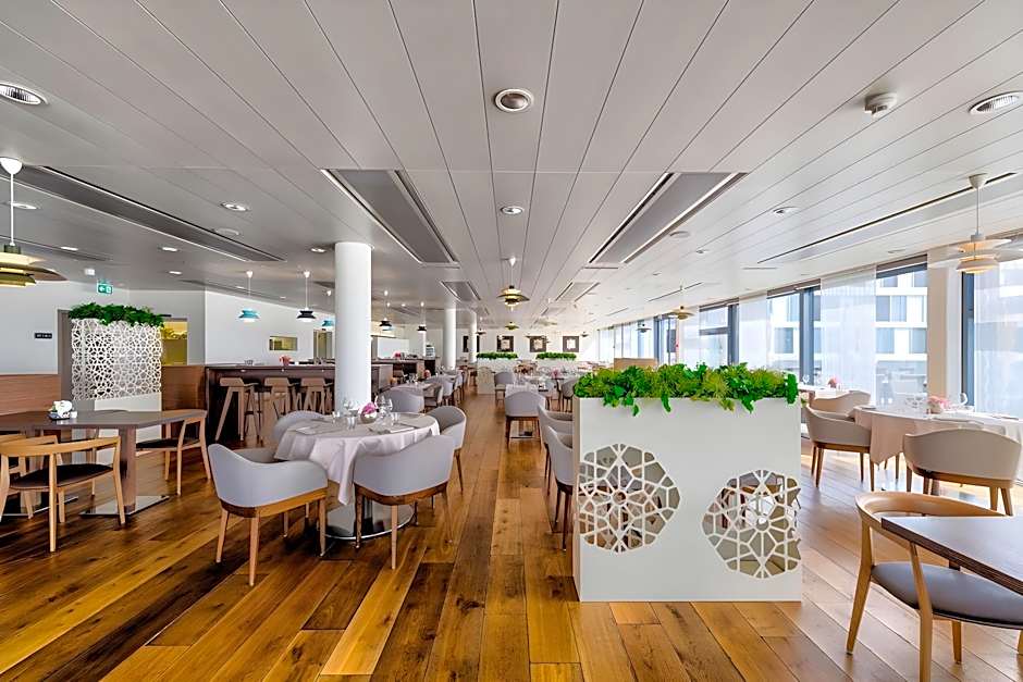 Discovery Hotel