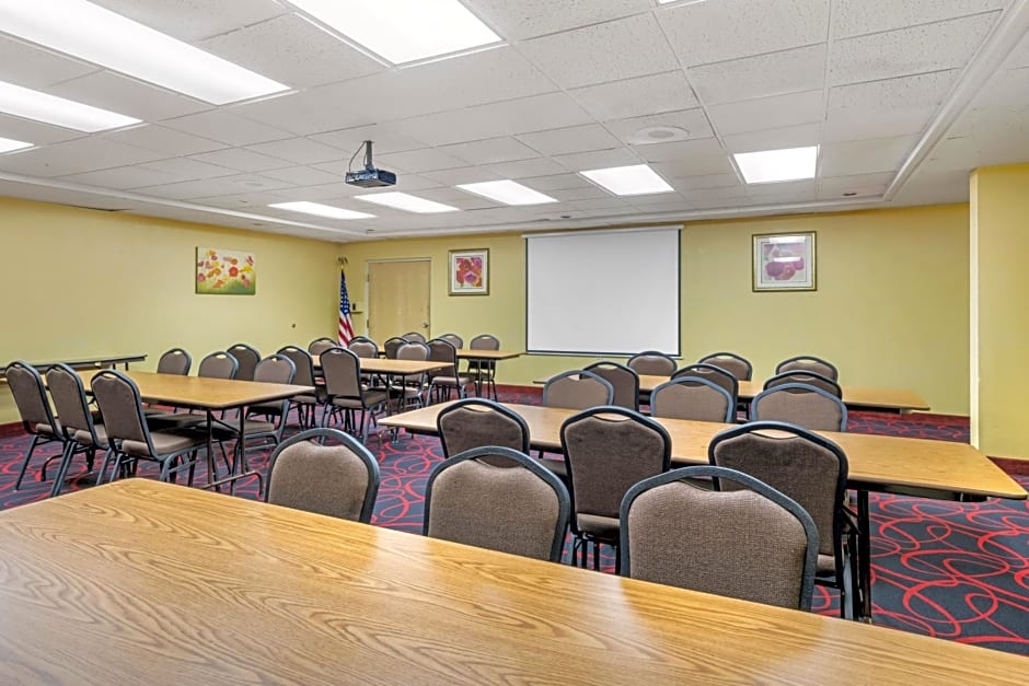 Quality Inn & Suites Lincoln South