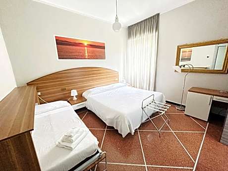 Triple Room with Garden View