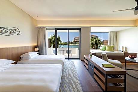 One-Bedroom Beach House with Two Single Beds