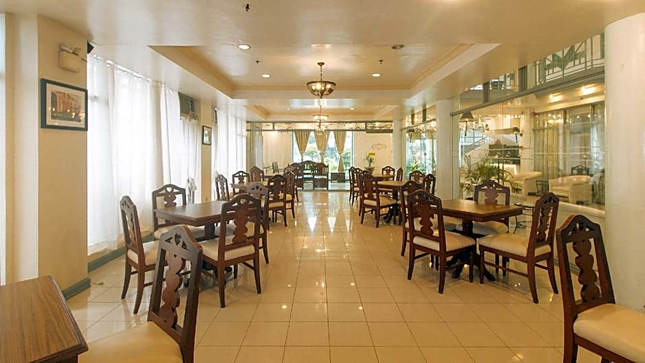 Royal Am Rei Hotel by RedDoorz