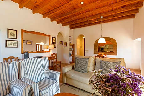 One-Bedroom Apartment with Balcony