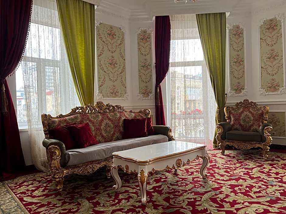 Royal Grand Hotel