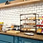 Country Inn & Suites by Radisson, Valparaiso, IN