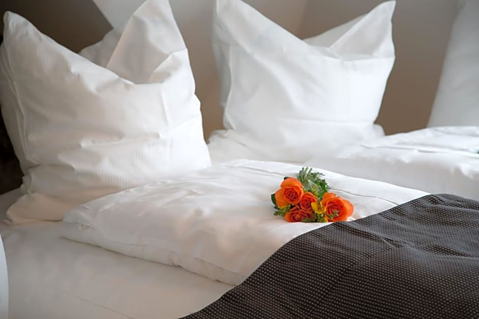 Alpha & Omega Hotel