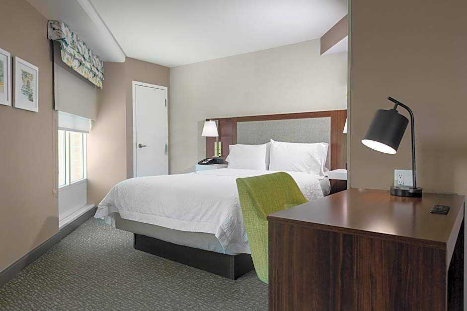 Hampton Inn By Hilton & Suites Arlington Crystal City DCA