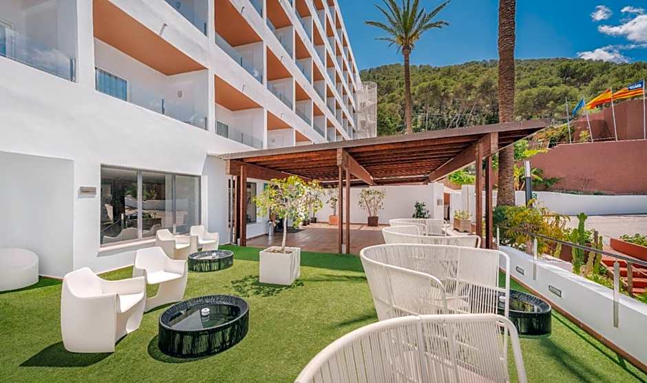 Palladium Hotel Cala Llonga - Adults Only