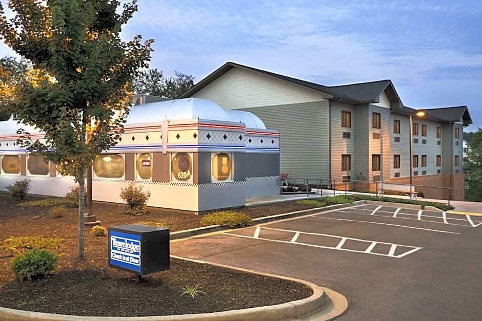 Travelodge by Wyndham Brunswick near Fredrick