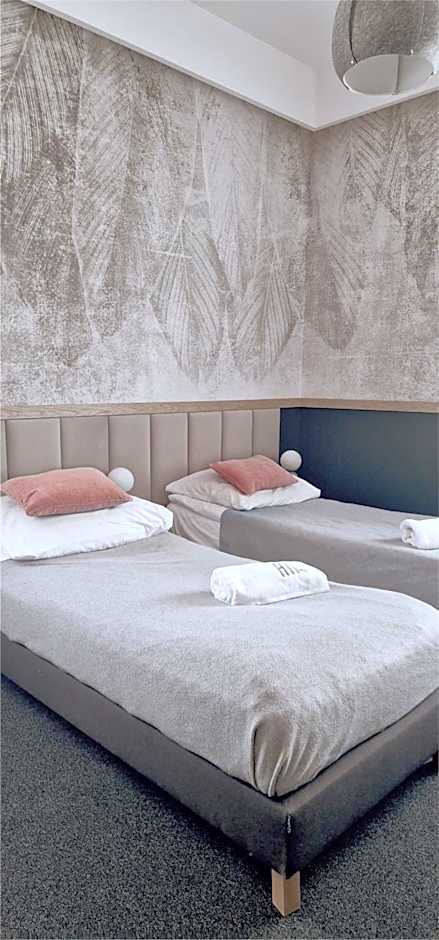 Photo 1 of 5 of Quadruple Room