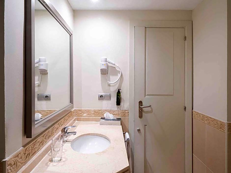 Ona Marinas de Nerja Spa Resort
