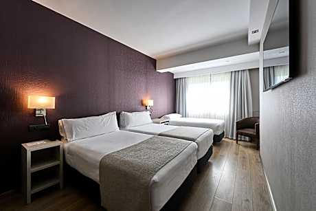 Triple Room (2 Adults + 1 Child)