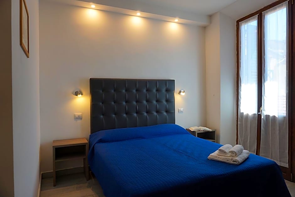 Holiday Rooms