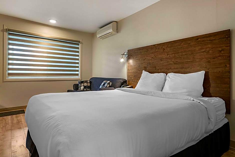 Dannys Hotel Suites; SureStay Collection by Best Western