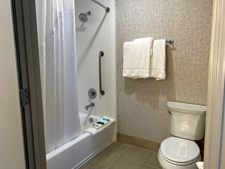 Holiday Inn Express & Suites Mountain View Silicon Valley By IHG
