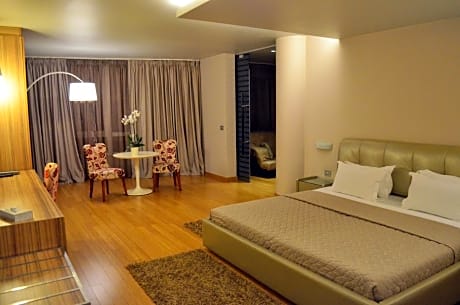 One-Bedroom Suite