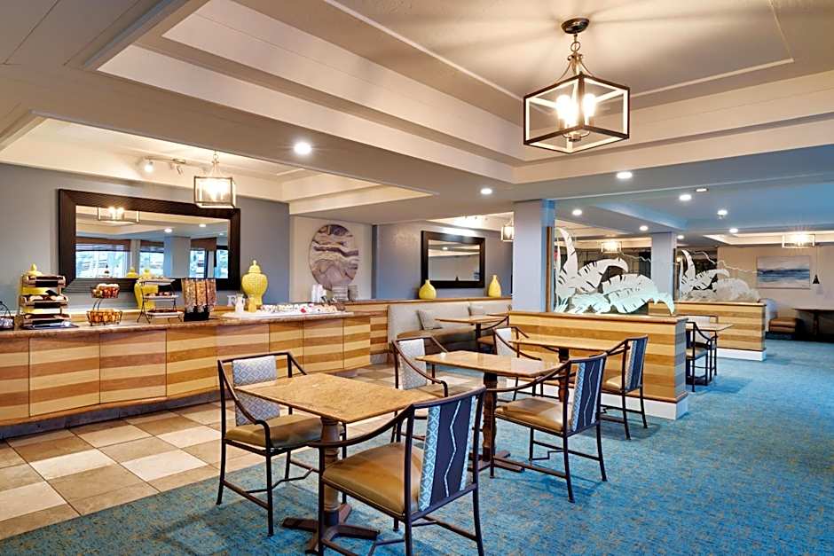 Atrium Hotel At Orange County Airport