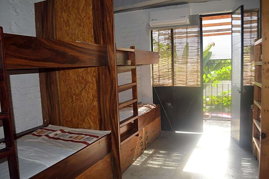 Canova Hostel & Pizza