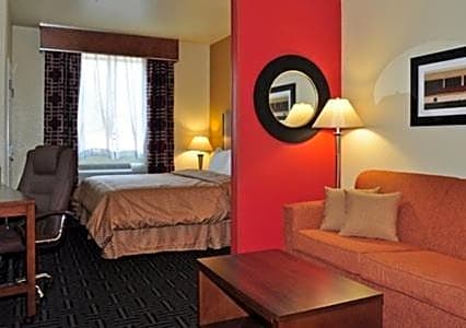 1 King Bed, Suite, Nonsmoking, Accessible